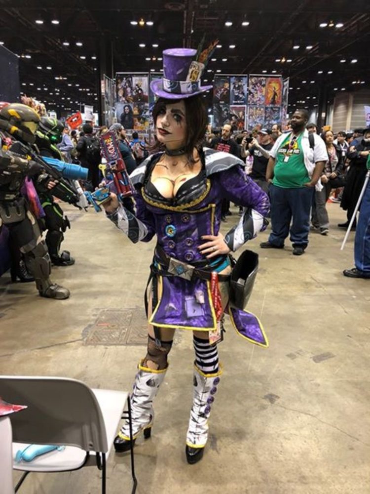 A stunning Mad Moxxi from Borderlands 2 was roaming around the event.