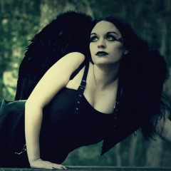 Lynda Von Lotta: Dark Angel [MODEL GALLERY]