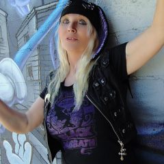 Karen St. Claire: East Star Bunny [SPOKESMODEL GALLERY]